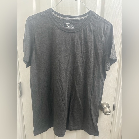 Nike Men’s half sleeve tee - Picture 1 of 3